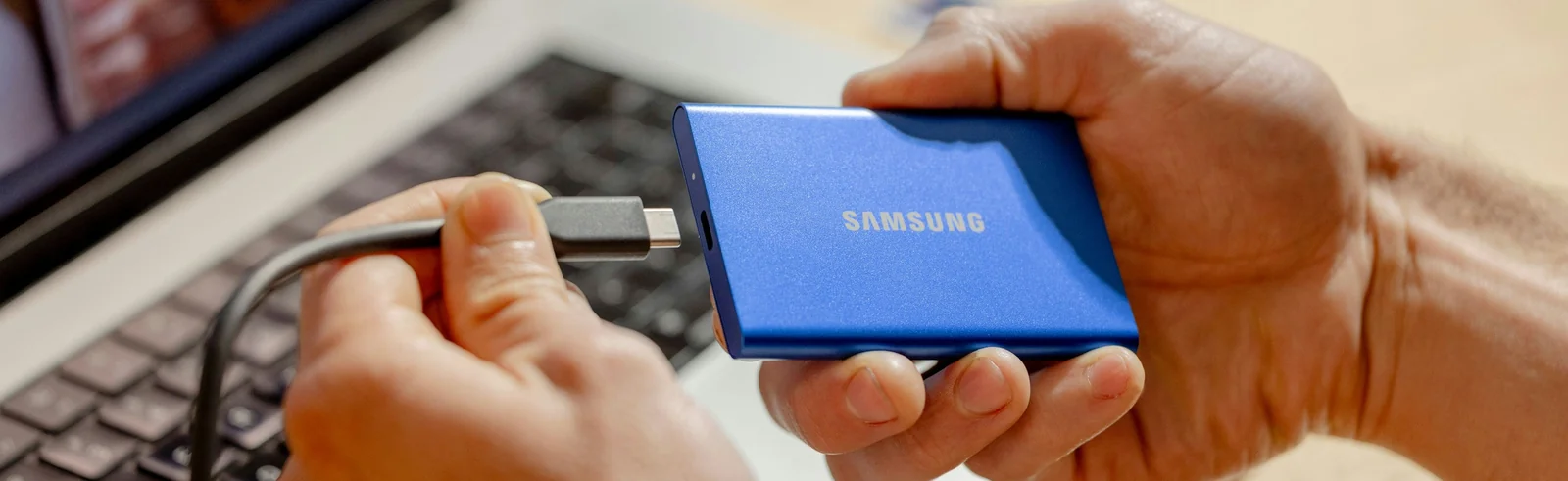 Connecting a Samsung portable SSD to a laptop for external drive recovery